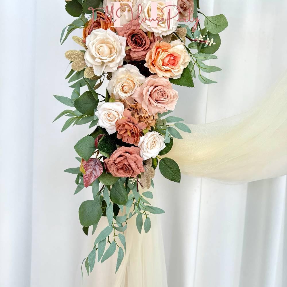 ??et this realistic silk flower arch be the centerpiece of your wedding celebration ??. The timeless color palette and graceful design bring sophistication and charm to your special day