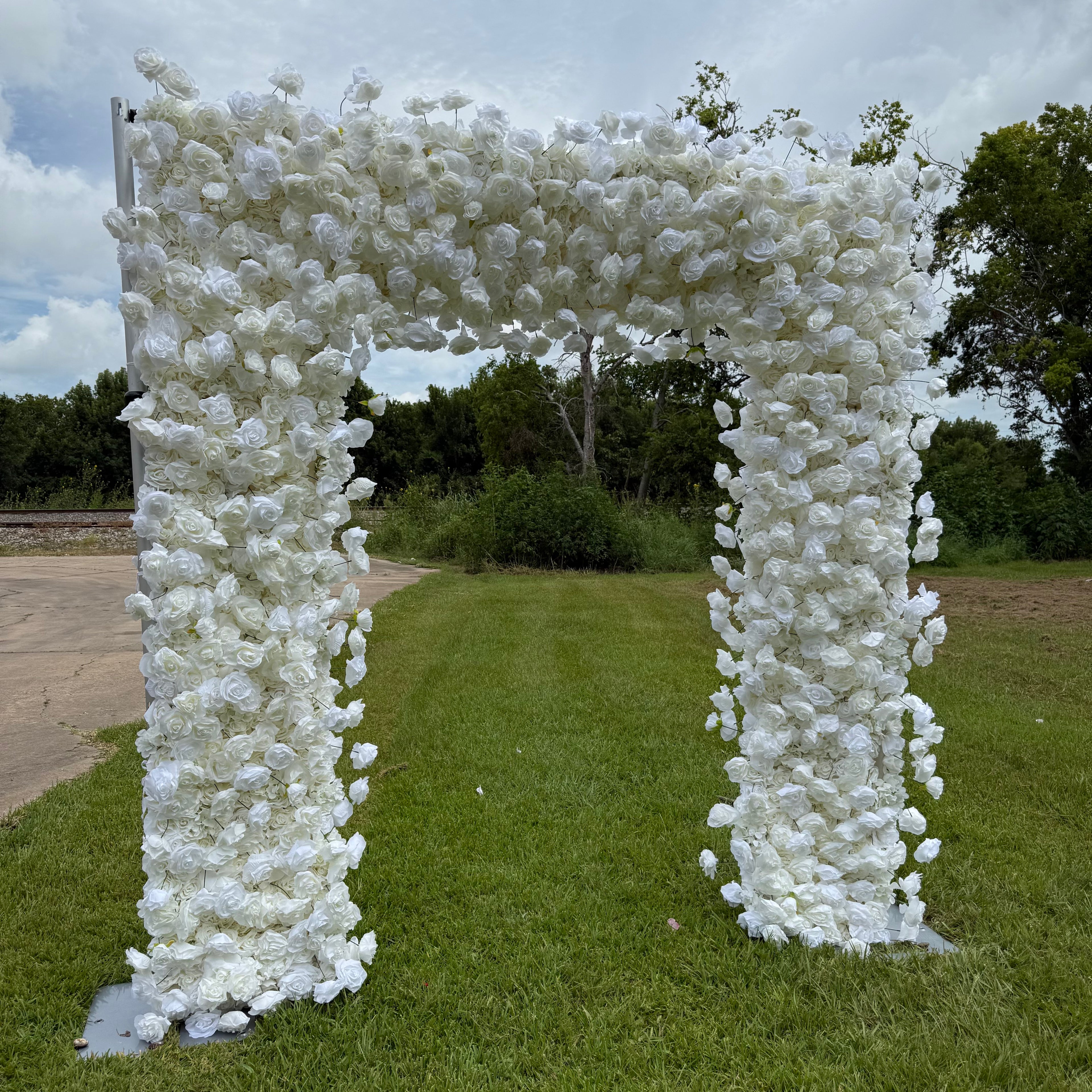 Creamy White Rose Square Arch